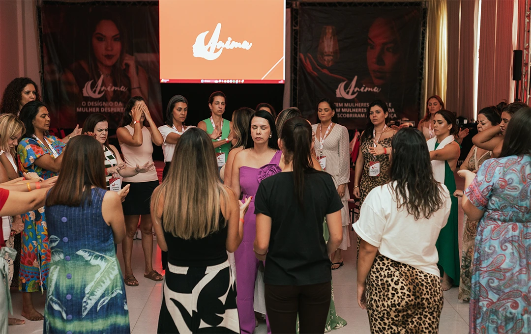 Participantes em dinâmica de constelação familiar